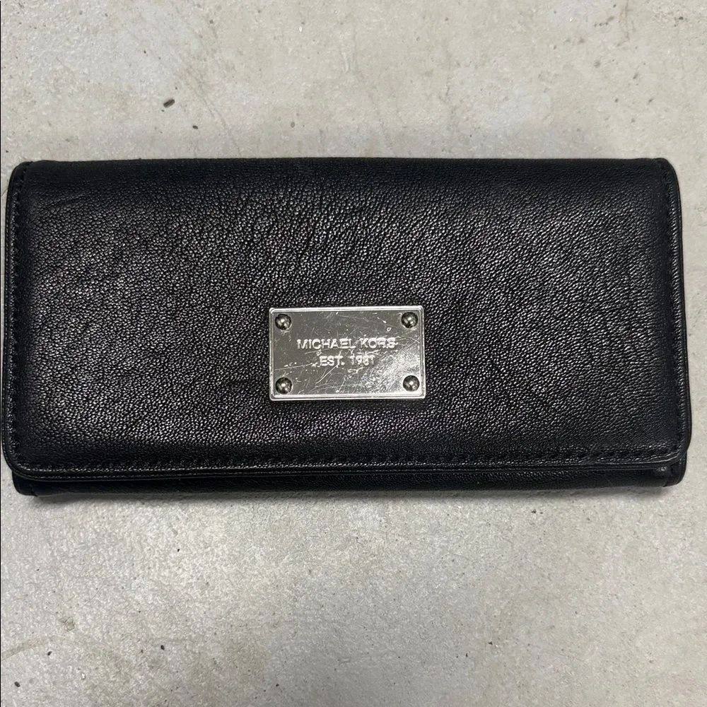 Michael Kors Black Leather Wallet Multiple Card Slots with Silver Logo - NEW